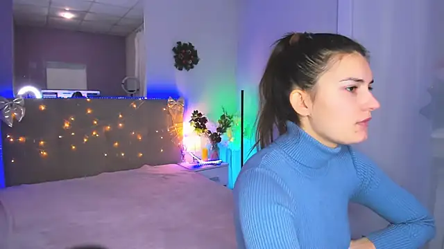 Laura Leee online show from 12/21/25, 06:15