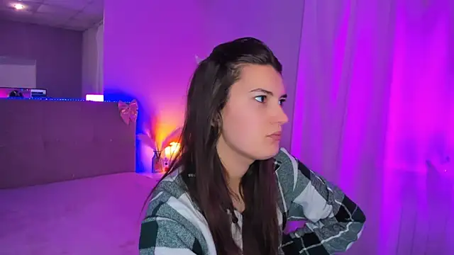 Laura Leee online show from 04/08/26, 04:58