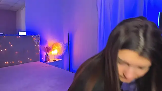 Laura Leee online show from 03/25/26, 06:02