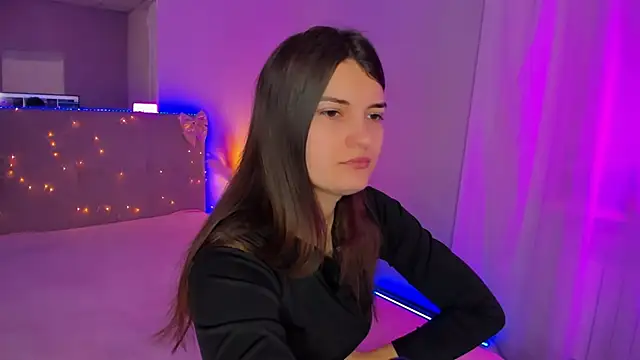 Laura Leee online show from 04/05/26, 05:14