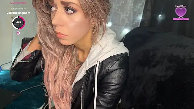 Snapshot of VeronicaRonnieTaylor chatting on 11/02/25, 01:27 VeronicaRonnieTaylor online show from 11/02/25, 01:27