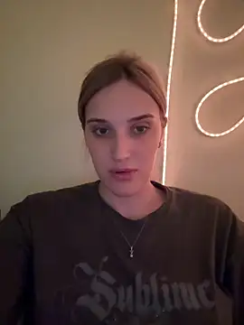 Snapshot of CutePolly chatting on 01/14/25, 12:00 CutePolly online show from 01/14/25, 12:00