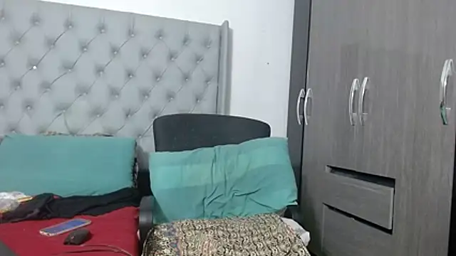 Bustyredx online show from 11/11/25, 08:14