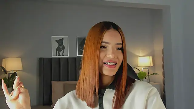 Madie  collins online show from 11/23/25, 11:31