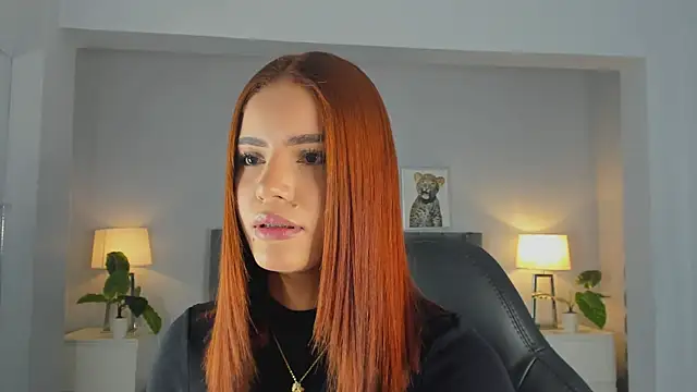 Madie  collins online show from 12/05/25, 11:42