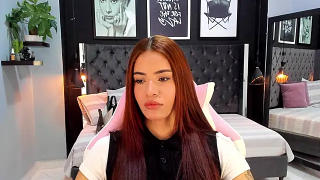 Madie  collins online show from 09/27/25, 10:10