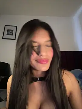 Snapshot of Dulceeany chatting on 07/15/26, 02:35 Dulceeany online show from 07/15/26, 02:35