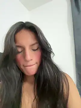 Snapshot of Dulceeany chatting on 01/10/25, 02:14 Dulceeany online show from 01/10/25, 02:14