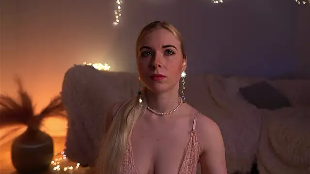 lorrie love story online show from 03/22/26, 10:50