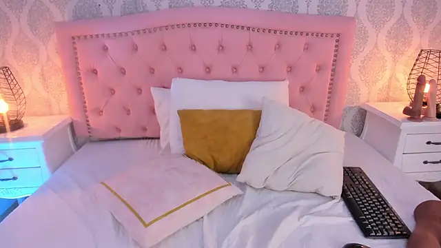 martina rivera  online show from 02/22/25, 11:46