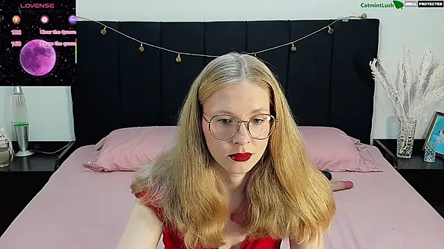 Snapshot of CatmintLush chatting on 07/10/26, 11:38 CatmintLush online show from 07/10/26, 11:38
