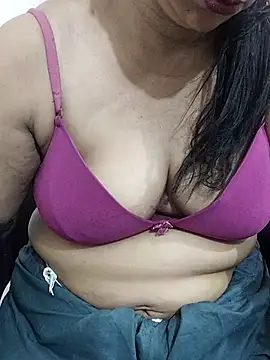 Snapshot of Urmila_bhabhii chatting on 06/20/26, 03:22 Urmila bhabhii online show from 06/20/26, 03:22