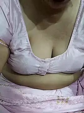 Snapshot of Urmila_bhabhii chatting on 06/29/26, 03:01 Urmila bhabhii online show from 06/29/26, 03:01