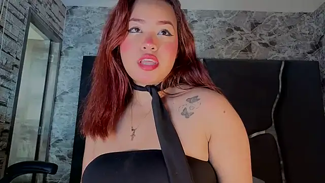 Estrella05  online show from 11/20/25, 04:18