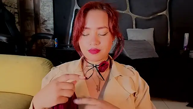 Estrella05  online show from 10/18/25, 05:09