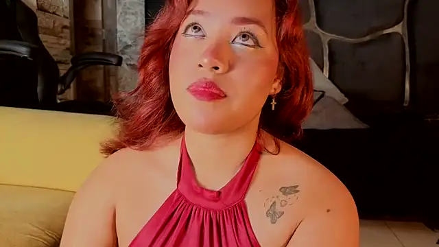 Estrella05  online show from 10/21/25, 04:01