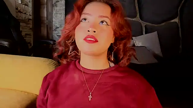 Estrella05  online show from 10/30/25, 04:44