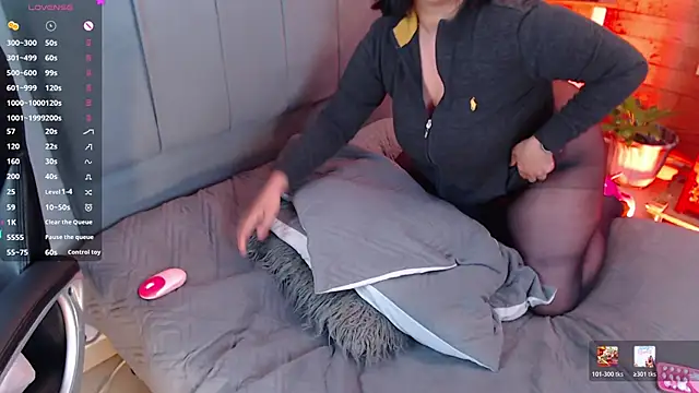 VictoriaMontero30000 online show from 03/06/26, 02:17