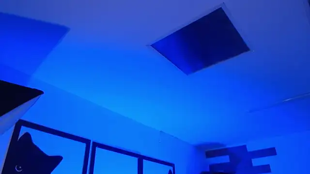 VictoriaMontero30000 online show from 03/18/26, 05:47