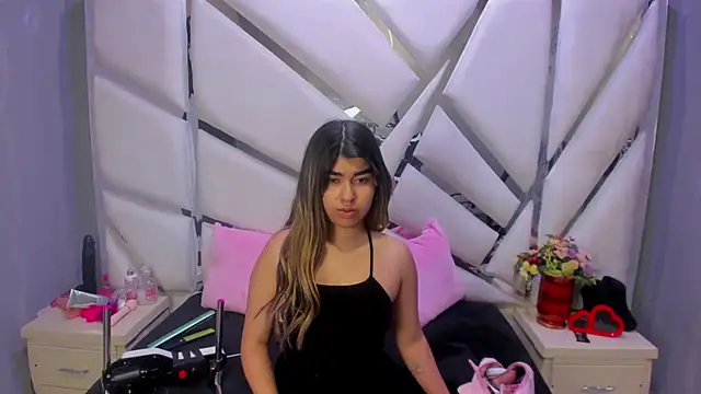 NahomiConnor  online show from 09/26/25, 01:18