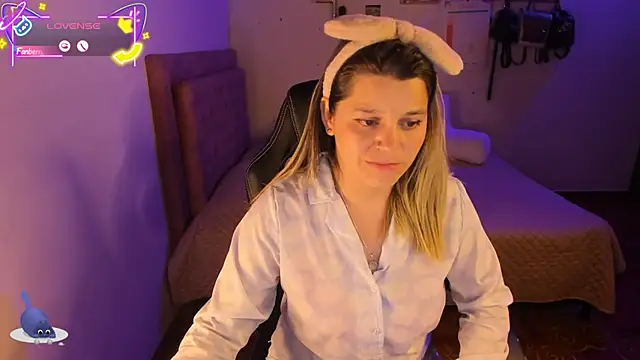 Sabrina Hall  online show from 12/20/25, 11:24