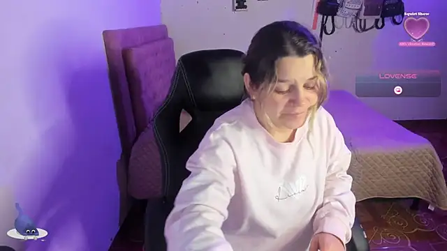 Sabrina Hall  online show from 11/22/25, 02:54