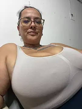 Snapshot of KarllaWalker chatting on 07/20/26, 01:35 KarllaWalker online show from 07/20/26, 01:35