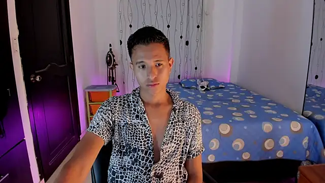Snapshot of alessandro_wizard chatting on 02/07/25, 01:47 alessandro wizard online show from 02/07/25, 01:47