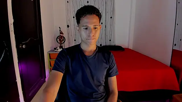 Snapshot of alessandro_wizard chatting on 03/21/25, 11:23 alessandro wizard online show from 03/21/25, 11:23