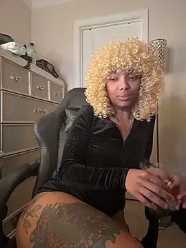 butterflybootyy online show from 12/17/25, 09:36