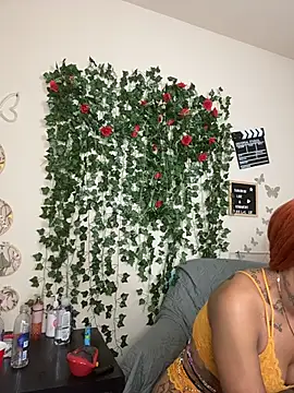 butterflybootyy online show from 11/30/25, 09:59