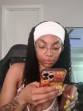 butterflybootyy online show from 04/30/26, 11:39