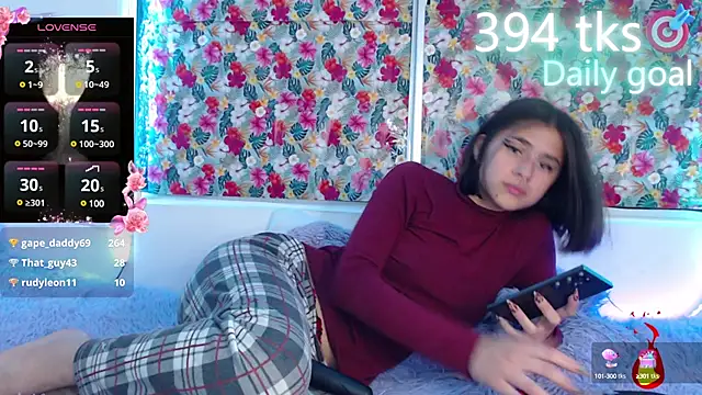 Snapshot of -Gwen- chatting on 01/24/25, 08:02 -Gwen- online show from 01/24/25, 08:02