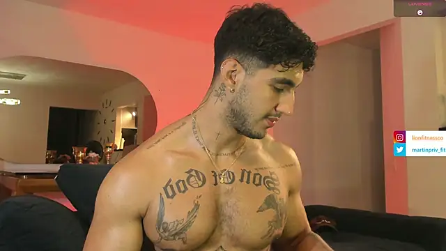 Snapshot of JACOB_MARTINS chatting on 02/01/25, 09:00 JACOB MARTINS online show from 02/01/25, 09:00