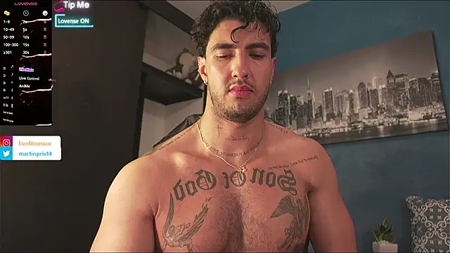 Snapshot of JACOB_MARTINS chatting on 09/30/25, 01:33 JACOB MARTINS online show from 09/30/25, 01:33