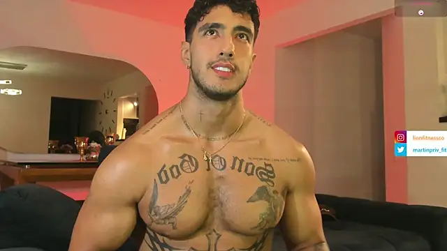 Snapshot of JACOB_MARTINS chatting on 02/04/25, 02:28 JACOB MARTINS online show from 02/04/25, 02:28