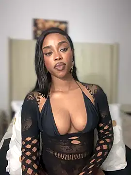 Snapshot of BhadBhad_Kitty chatting on 10/04/25, 07:04 BhadBhad Kitty online show from 10/04/25, 07:04