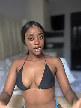 Snapshot of BhadBhad_Kitty chatting on 03/22/25, 11:32 BhadBhad Kitty online show from 03/22/25, 11:32