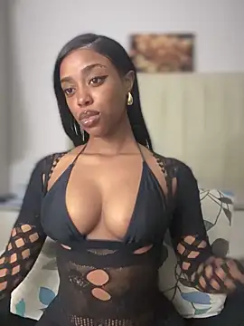 Snapshot of BhadBhad_Kitty chatting on 09/19/25, 06:39 BhadBhad Kitty online show from 09/19/25, 06:39