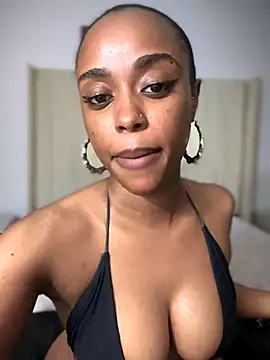 Snapshot of BhadBhad_Kitty chatting on 11/25/25, 05:30 BhadBhad Kitty online show from 11/25/25, 05:30