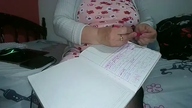 Elizabeth68 online show from 11/08/25, 01:03