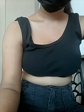 Snapshot of Riyu_05 chatting on 09/23/25, 05:58 Riyu 05 online show from 09/23/25, 05:58