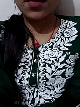 Snapshot of Riyu_05 chatting on 10/11/25, 06:03 Riyu 05 online show from 10/11/25, 06:03