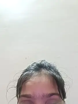 Snapshot of Riyu_05 chatting on 02/13/25, 10:23 Riyu 05 online show from 02/13/25, 10:23