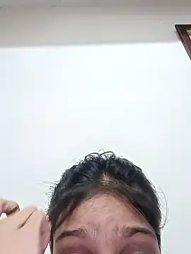 Snapshot of Riyu_05 chatting on 02/04/25, 06:36 Riyu 05 online show from 02/04/25, 06:36