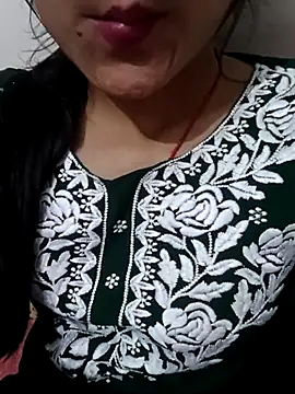 Snapshot of Riyu_05 chatting on 03/15/25, 06:36 Riyu 05 online show from 03/15/25, 06:36