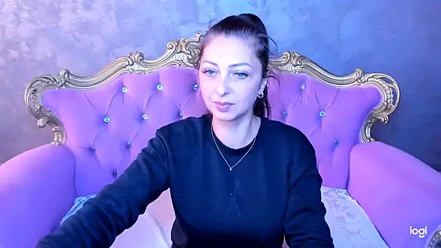 DivinSandra online show from 10/20/25, 08:04