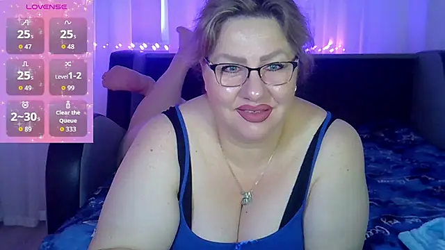 Snapshot of AngelinaGlam chatting on 06/28/26, 05:30 AngelinaGlam online show from 06/28/26, 05:30
