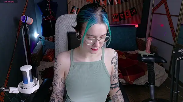 Snapshot of Cumpotik_Eve chatting on 12/16/25, 03:11 Cumpotik Eve online show from 12/16/25, 03:11