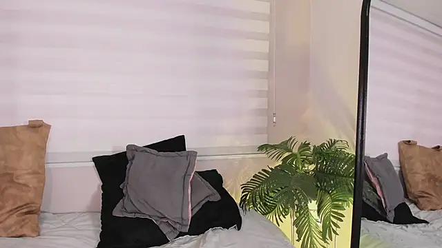 Snapshot of ariana_rosse__ chatting on 03/18/25, 03:55 ariana rosse online show from 03/18/25, 03:55